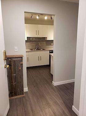 647 1 Ave Ne - Photo 3 of 40