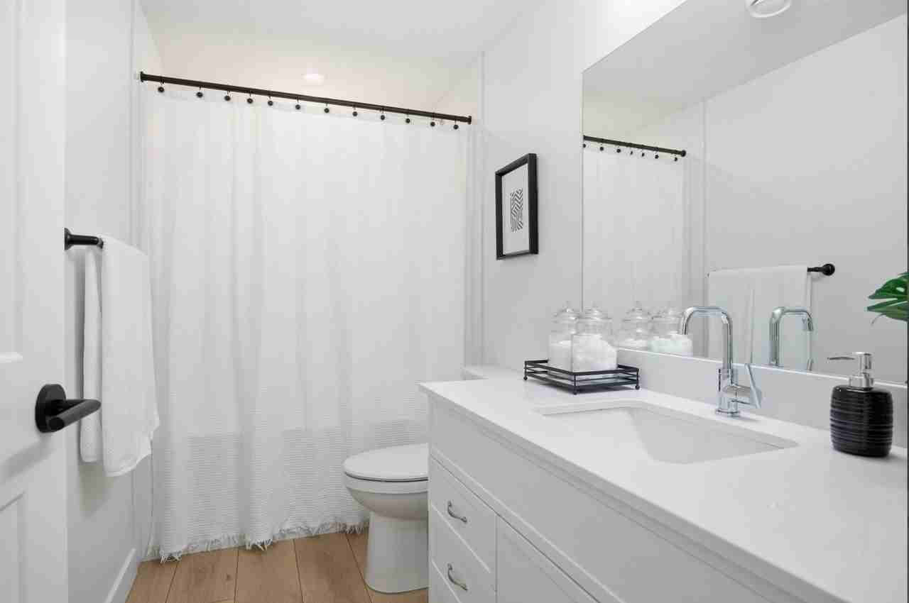 9703 68 Ave Nw - Photo 7 of 7