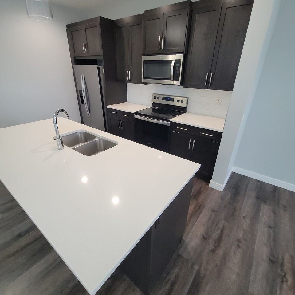719 Redstone Dr Ne - Photo 4 of 24