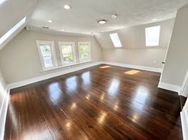 featured image of 9 Abbotsford St #3