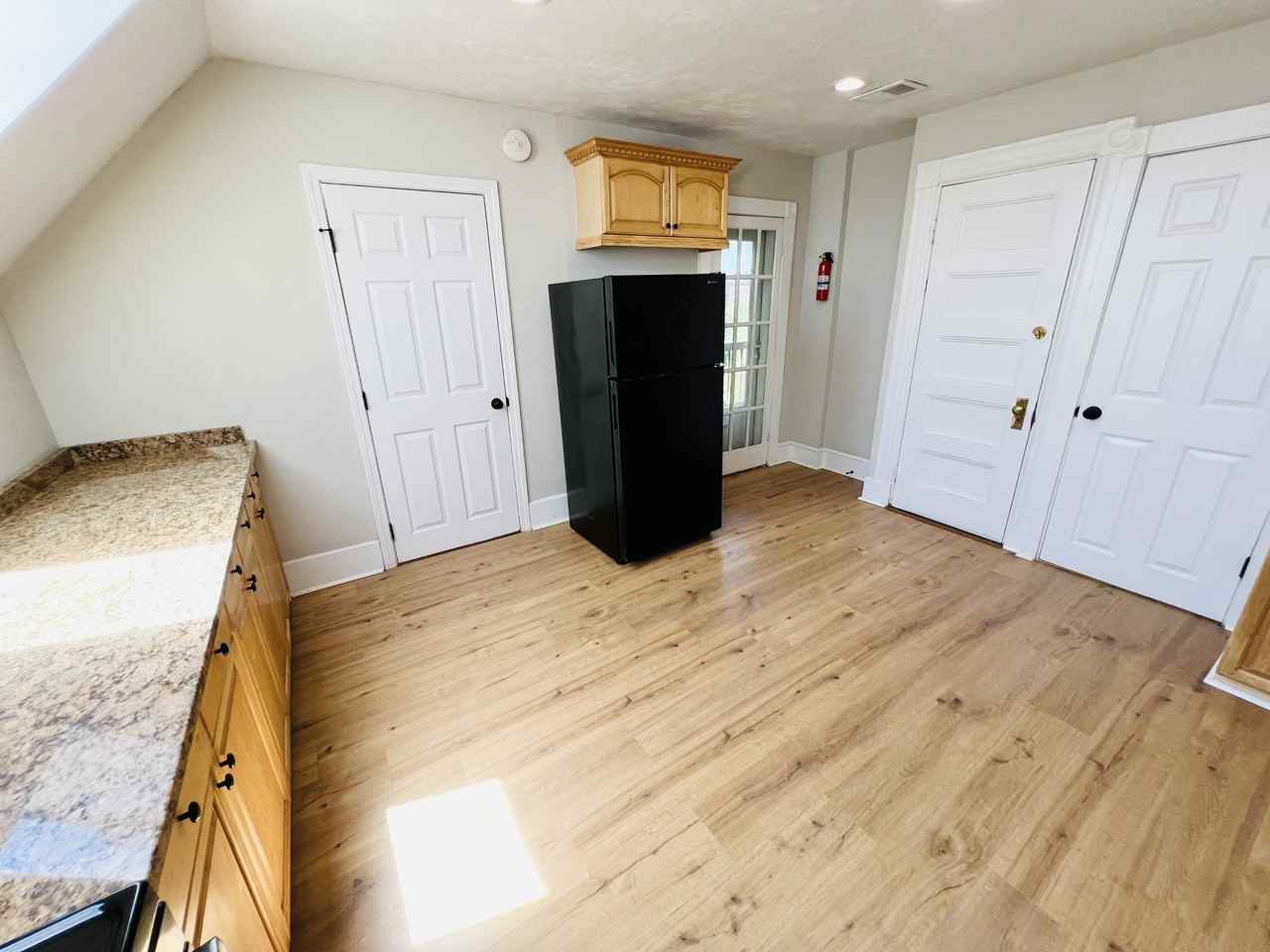 9 Abbotsford St #3 - Photo 6 of 41