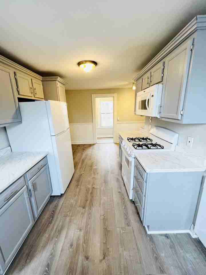 69 Adams St #2 - Photo 5 of 40