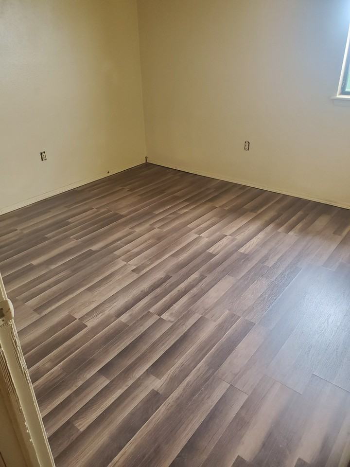 401 East St #B - Photo 3 of 11