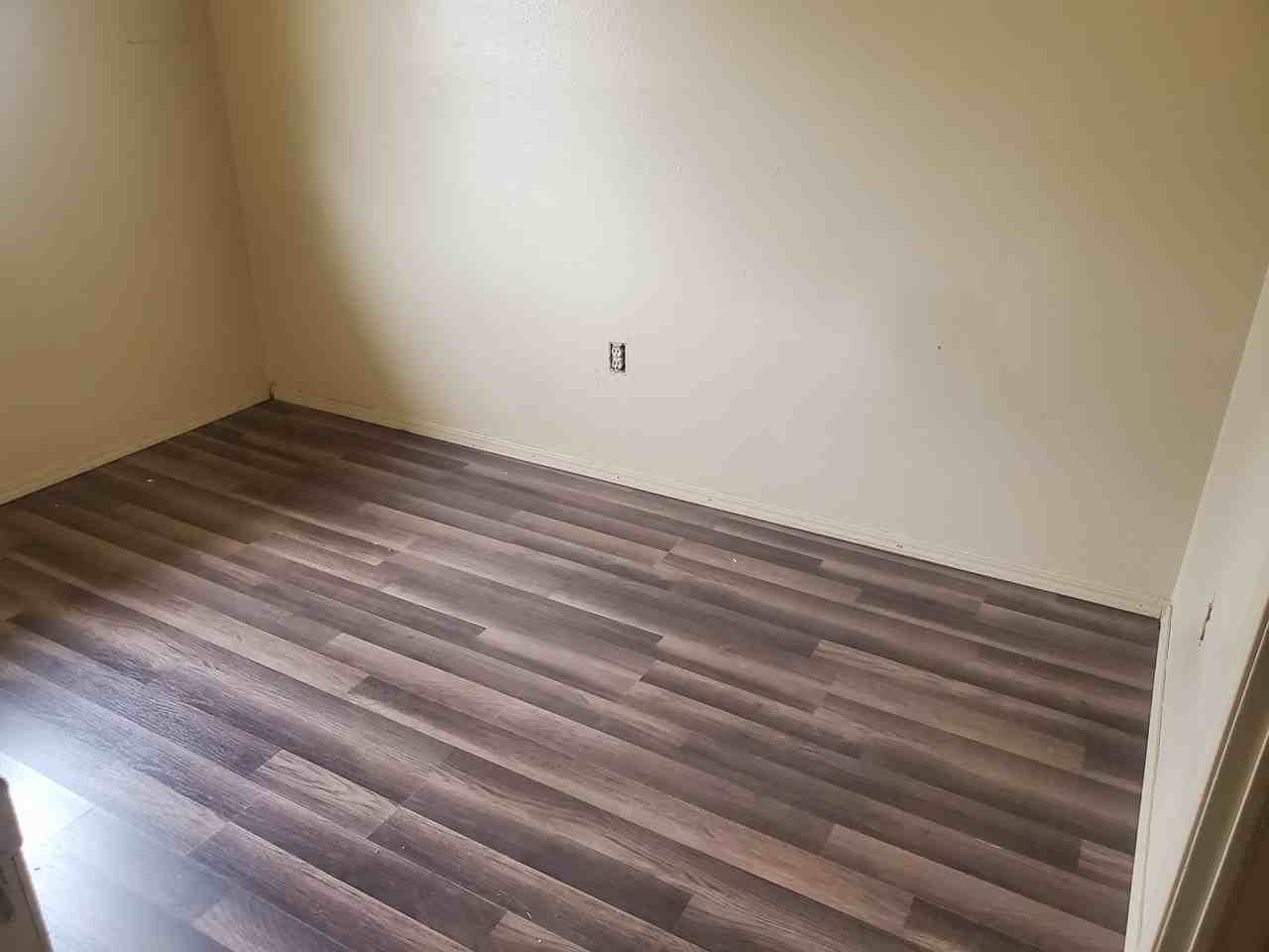 401 East St #B - Photo 4 of 11