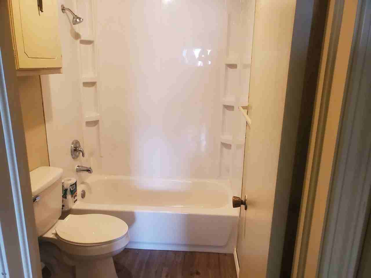 401 East St #B - Photo 5 of 11