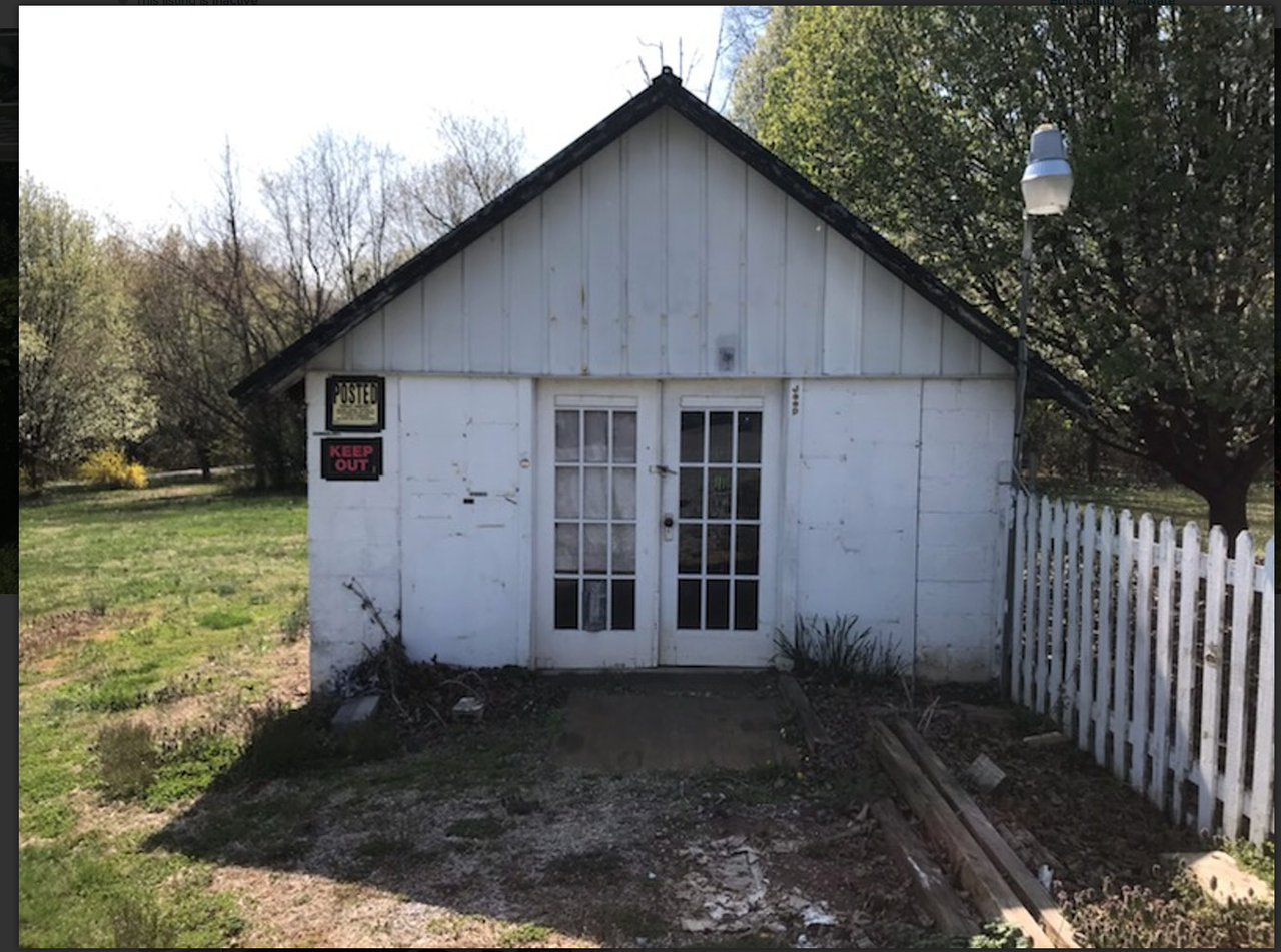 17458 Leesville Rd - Photo 2 of 14