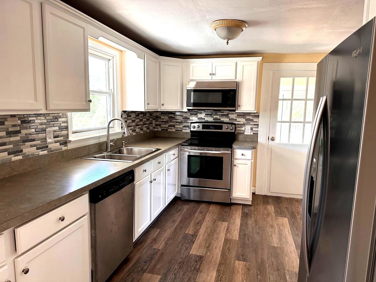 17458 Leesville Rd - Photo 4 of 14