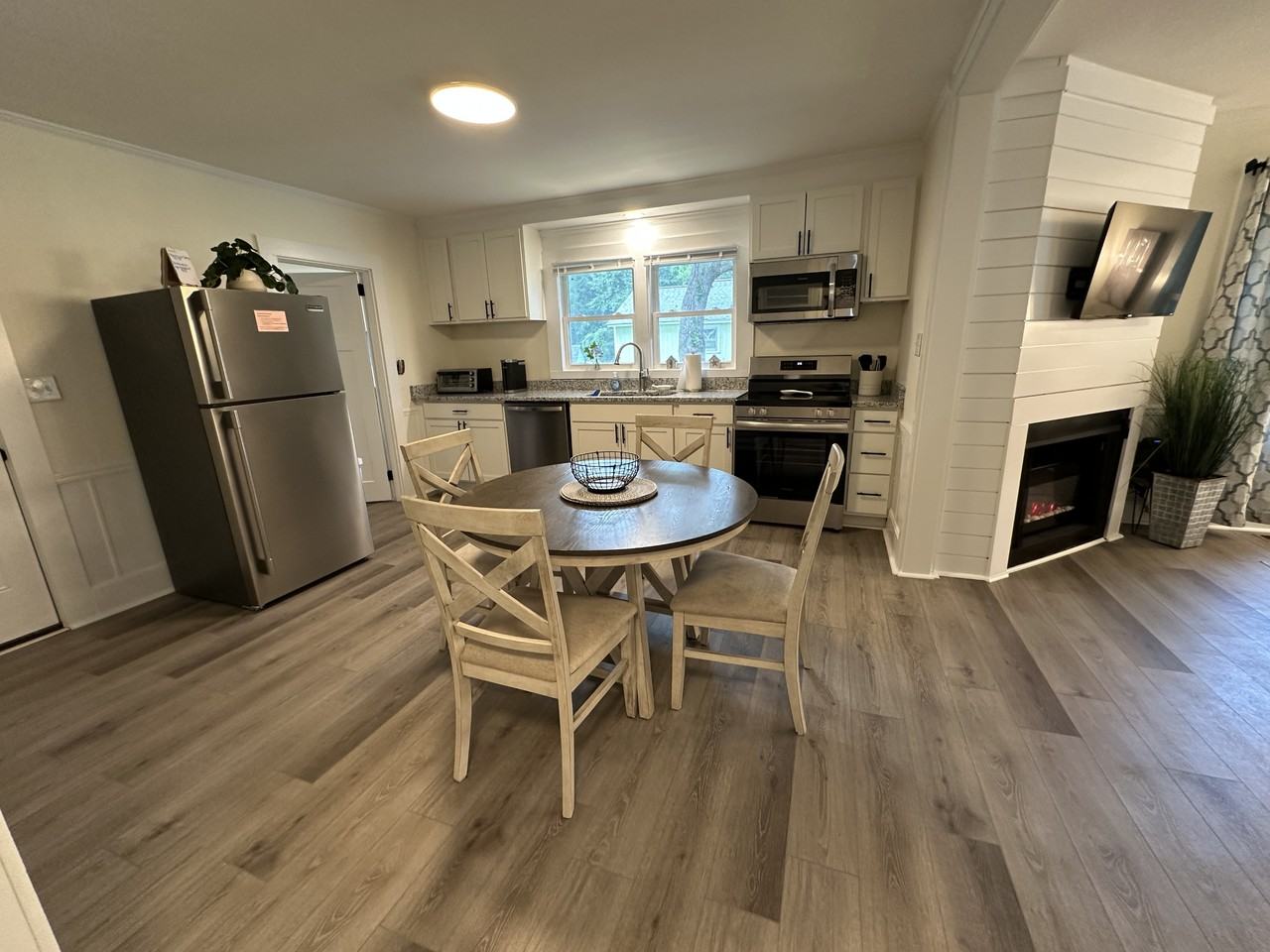 5326 Masonboro Loop Rd - Photo 2 of 17