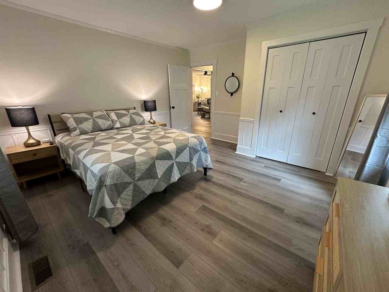 5326 Masonboro Loop Rd - Photo 6 of 17
