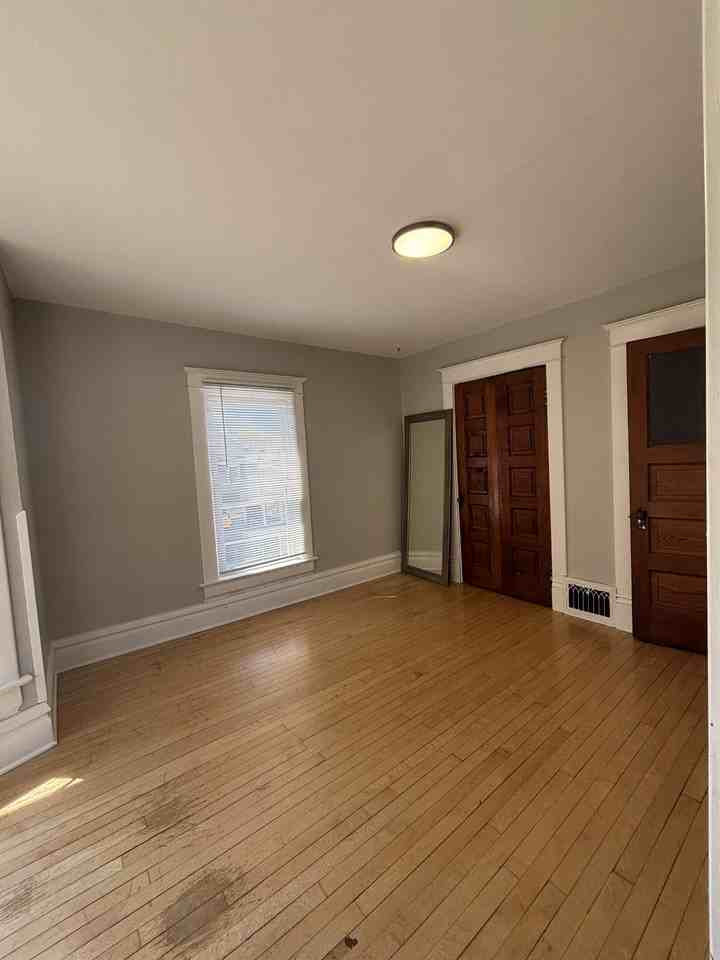 411 Dodge St #3 - Photo 5 of 8