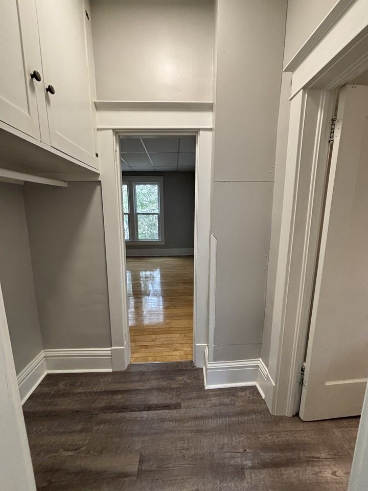 411 Dodge St #2 - Photo 7 of 9