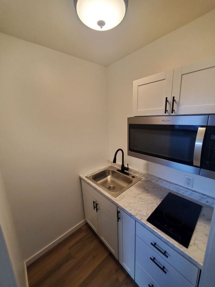 1338 Main St #4 - Photo 3 of 3