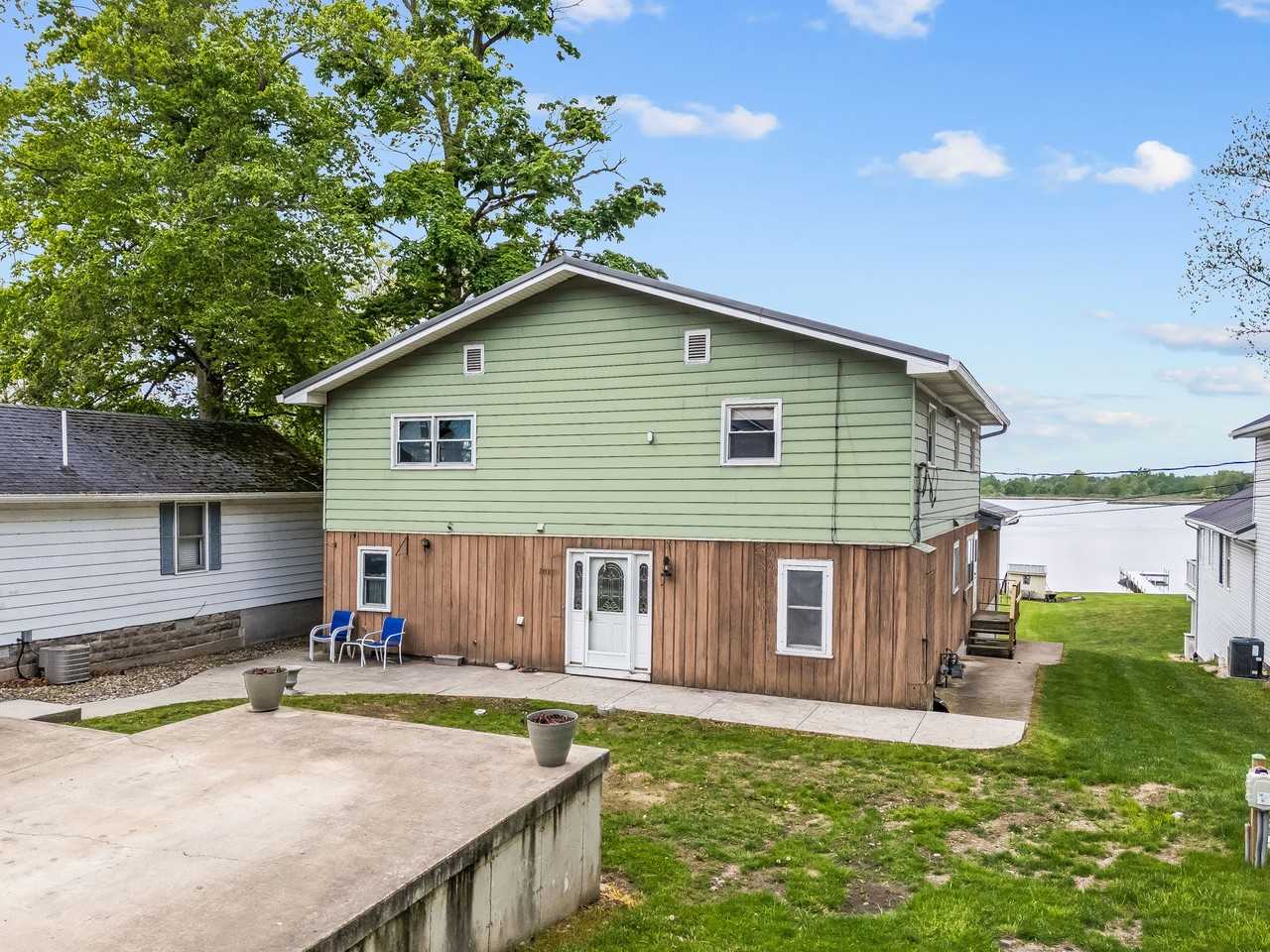 2083 Chapman Lake Dr #1 - Photo 3 of 38