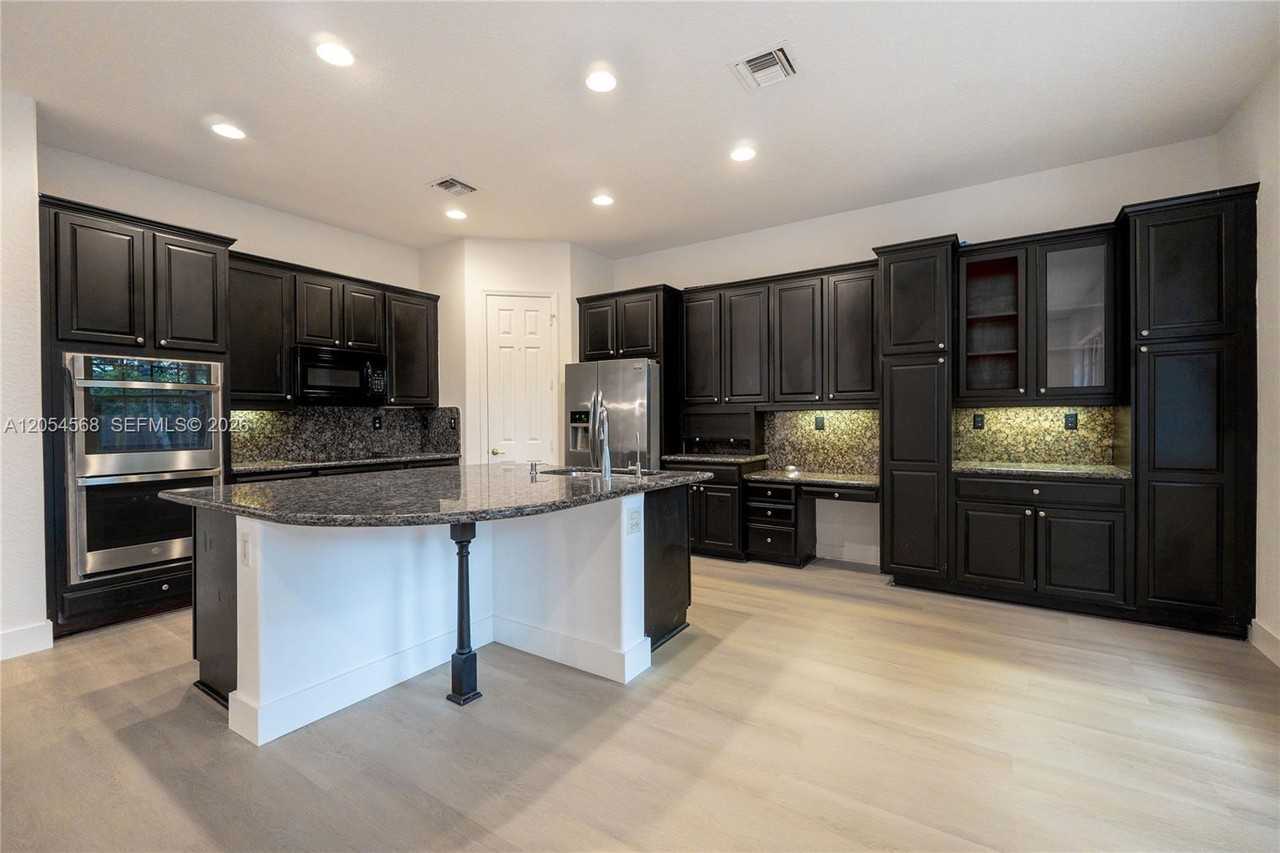 11213 Nw 71st Ter #11213 - Photo 2 of 27