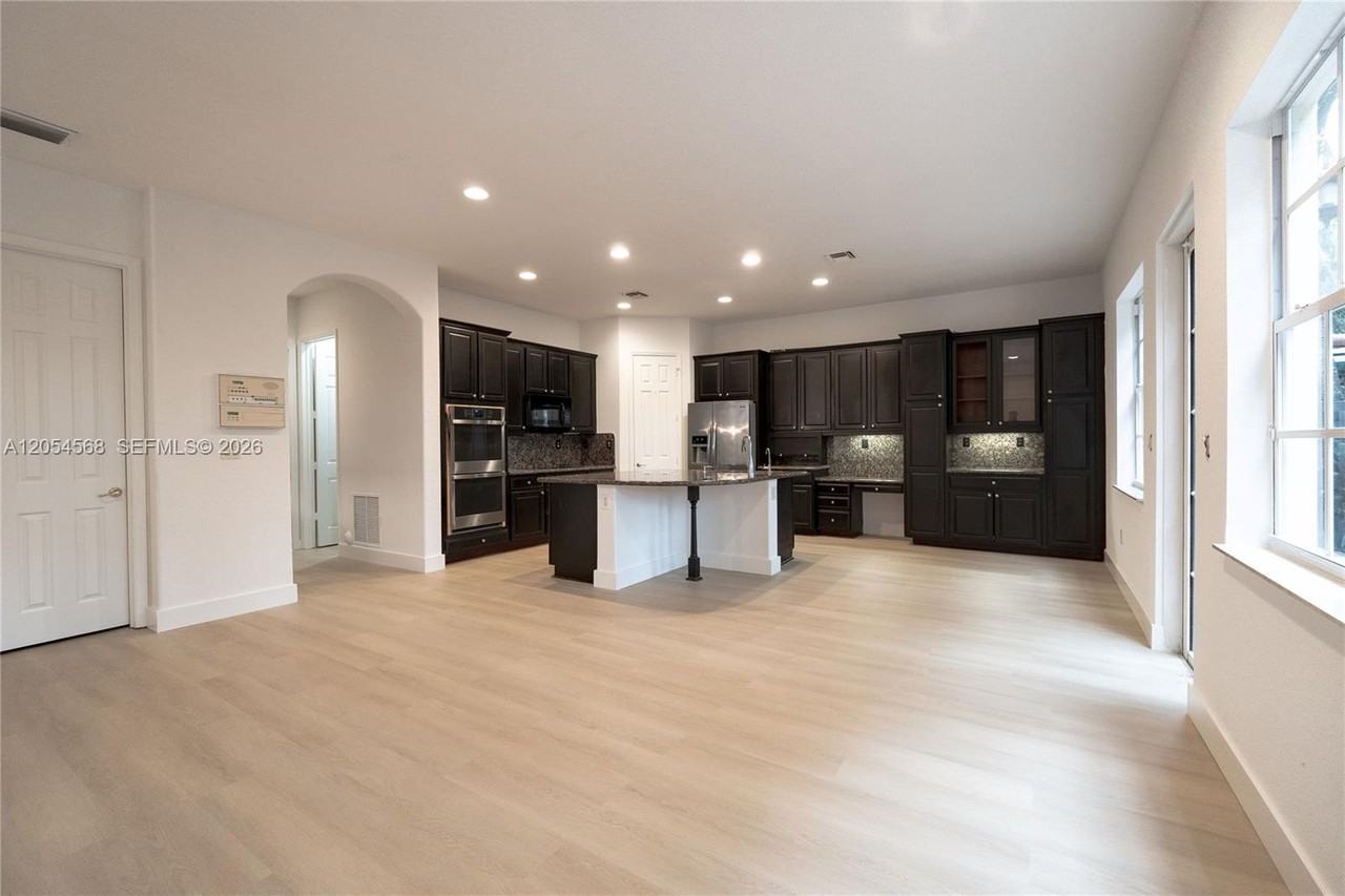 11213 Nw 71st Ter #11213 - Photo 3 of 27