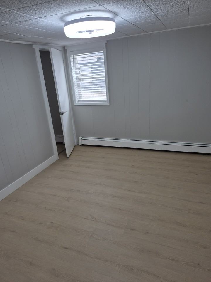 34 Broadway St - Photo 3 of 21
