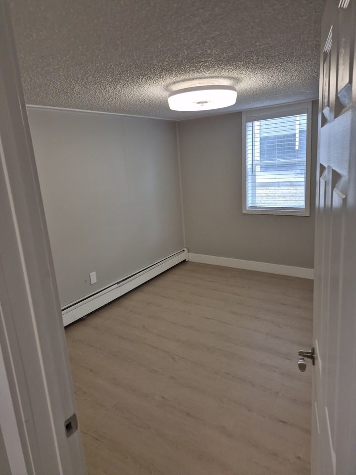 34 Broadway St - Photo 4 of 21