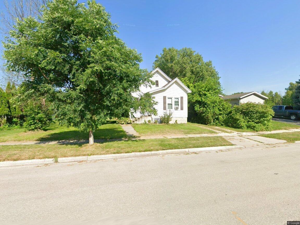 1125 Lyndon St - Photo 2 of 2