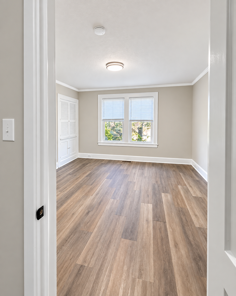 237 1st St E - Photo 2 of 5
