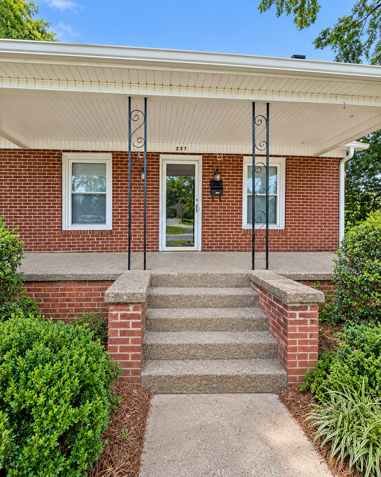 237 1st St E - Photo 5 of 5