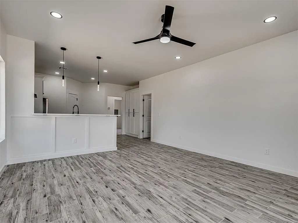 5111 Brooke Rd - Photo 2 of 7