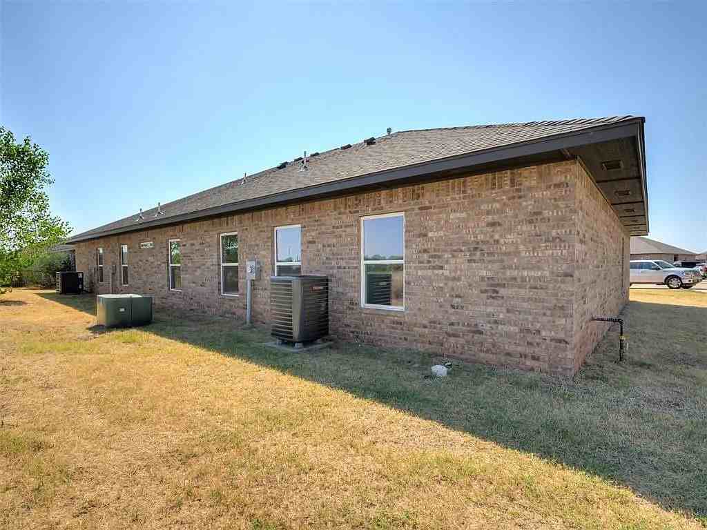 5111 Brooke Rd - Photo 3 of 7