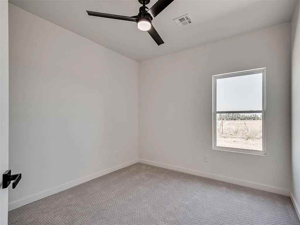5111 Brooke Rd - Photo 5 of 7