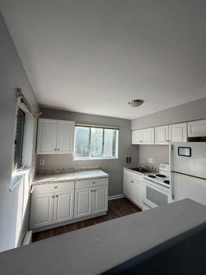 900 5th St - Photo 3 of 7