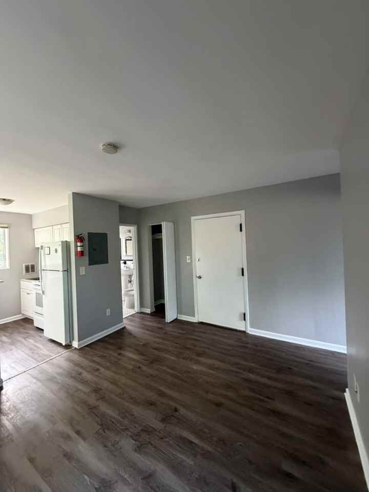 900 5th St - Photo 6 of 7