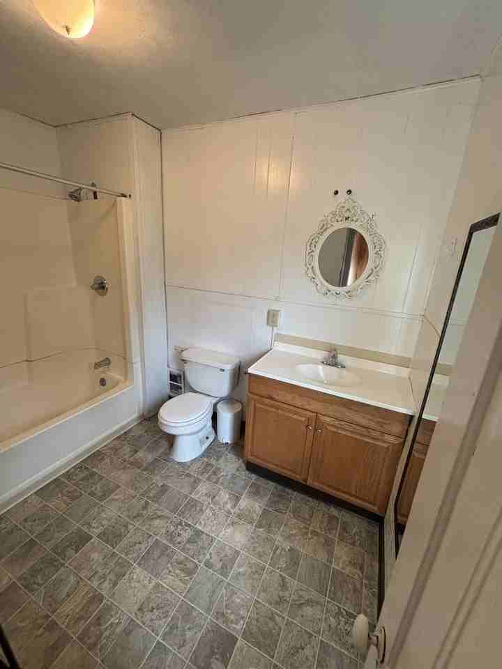 205 Pewabic St - Photo 6 of 16