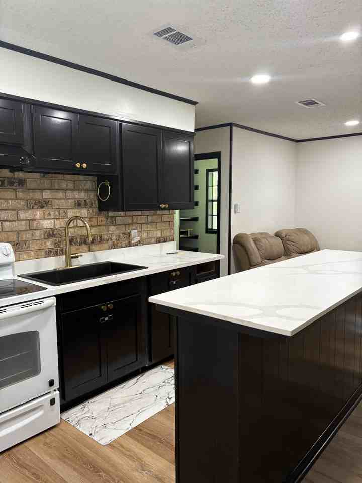 206 Albert St #B - Photo 3 of 13