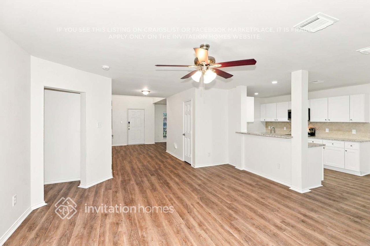 1415 Mcgee Lake Ct - Photo 5 of 18