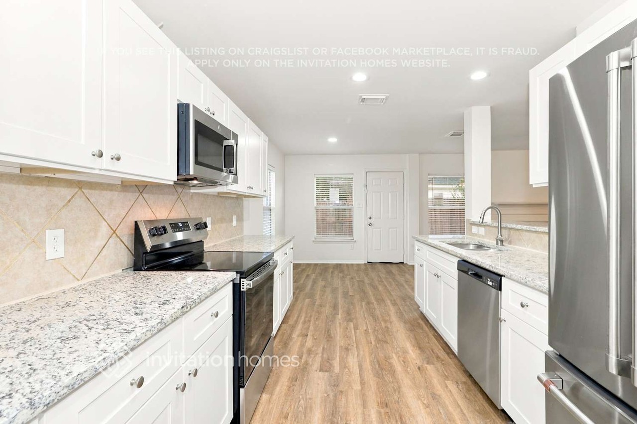 1415 Mcgee Lake Ct - Photo 6 of 18