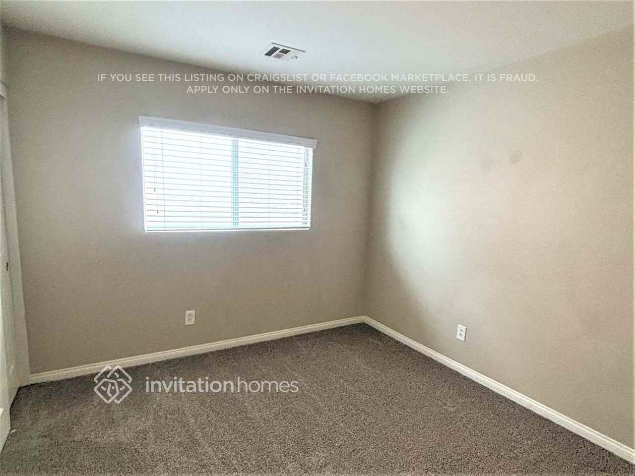 1152 Golden Apple St - Photo 5 of 8