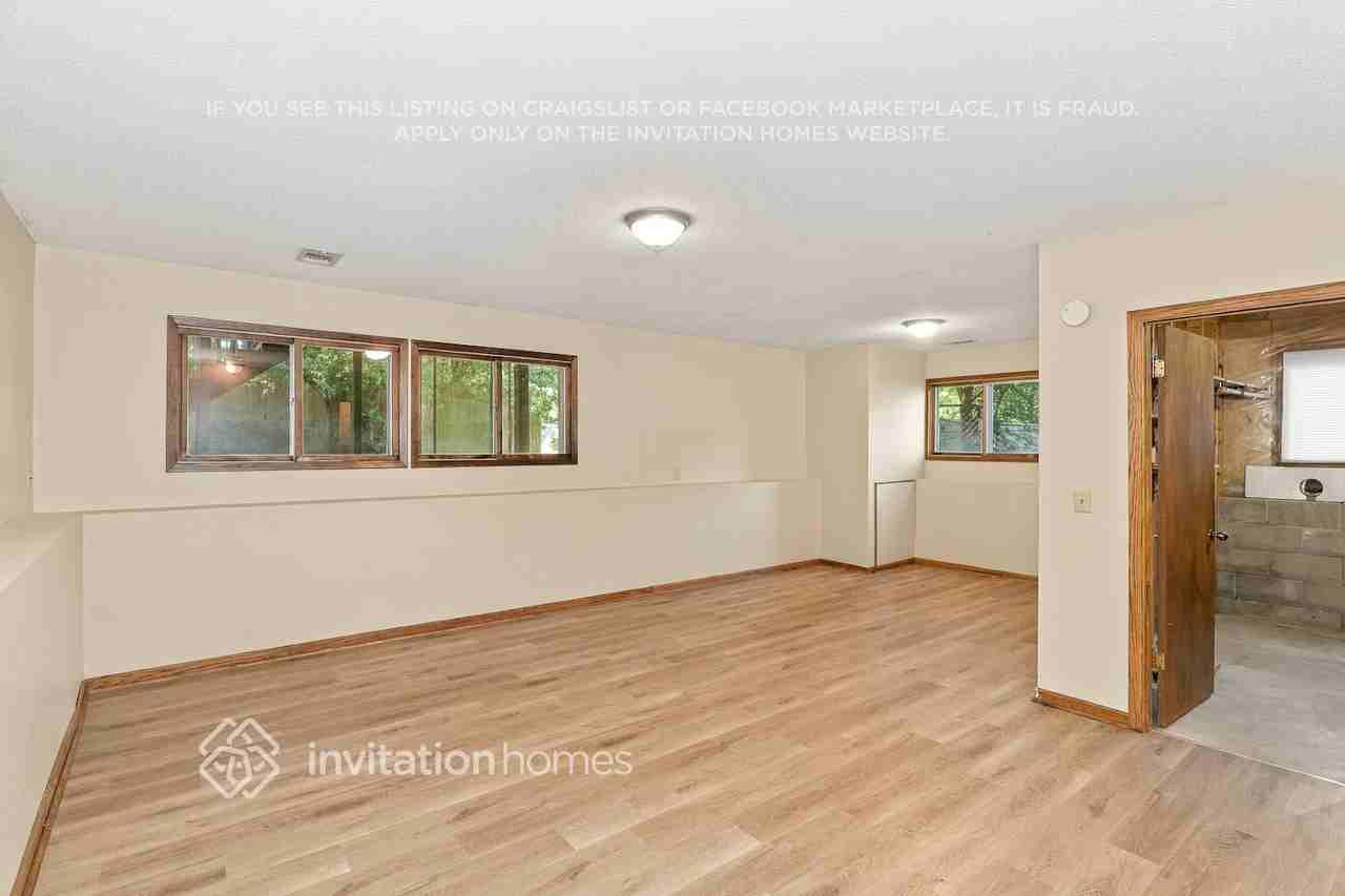 14120 Rosewood Ln N - Photo 7 of 18