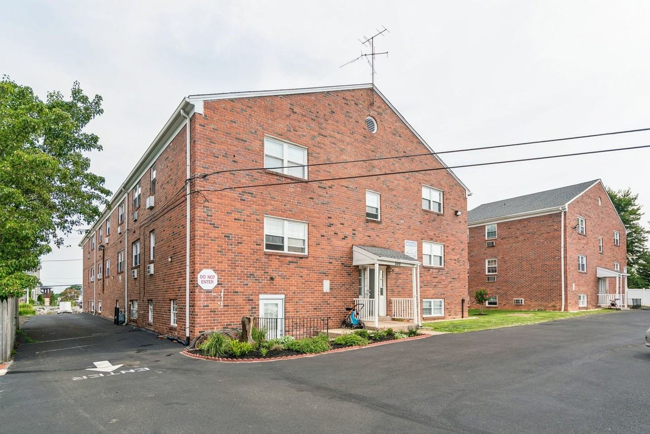 West Avenue Apartments - Photo 4 of 40