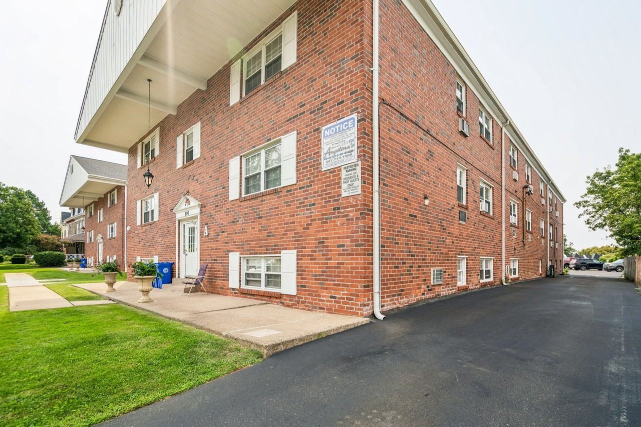 West Avenue Apartments - Photo 6 of 40