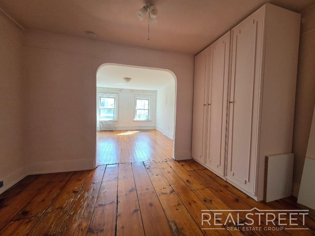 27 Cheever Pl #4 - Photo 7 of 11