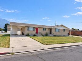 featured image of 811 S 75 E