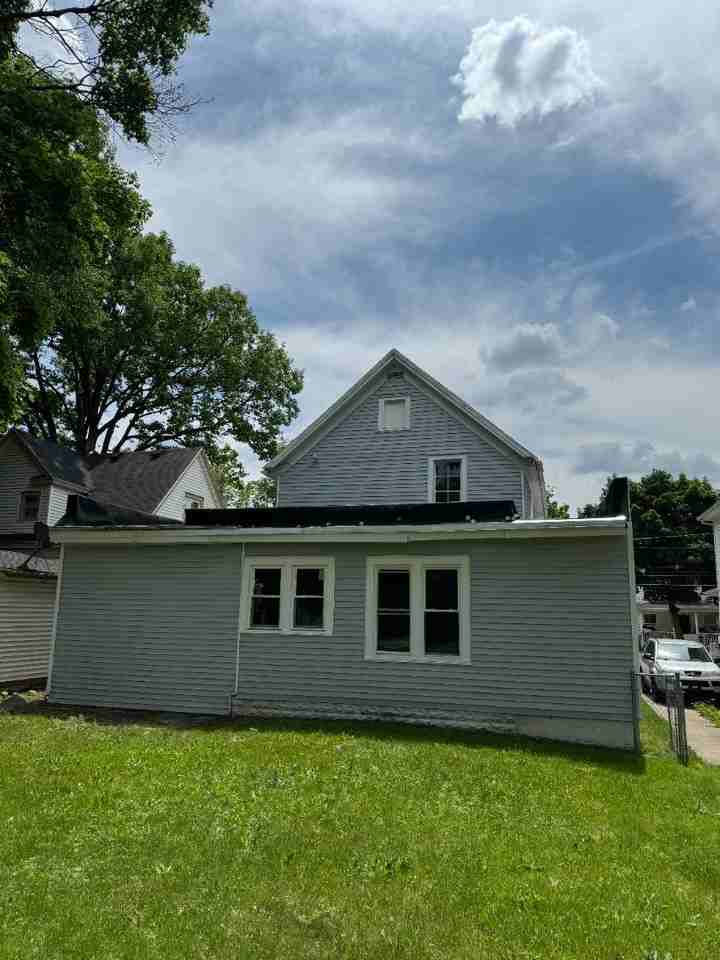 1107 Hickory St - Photo 4 of 5