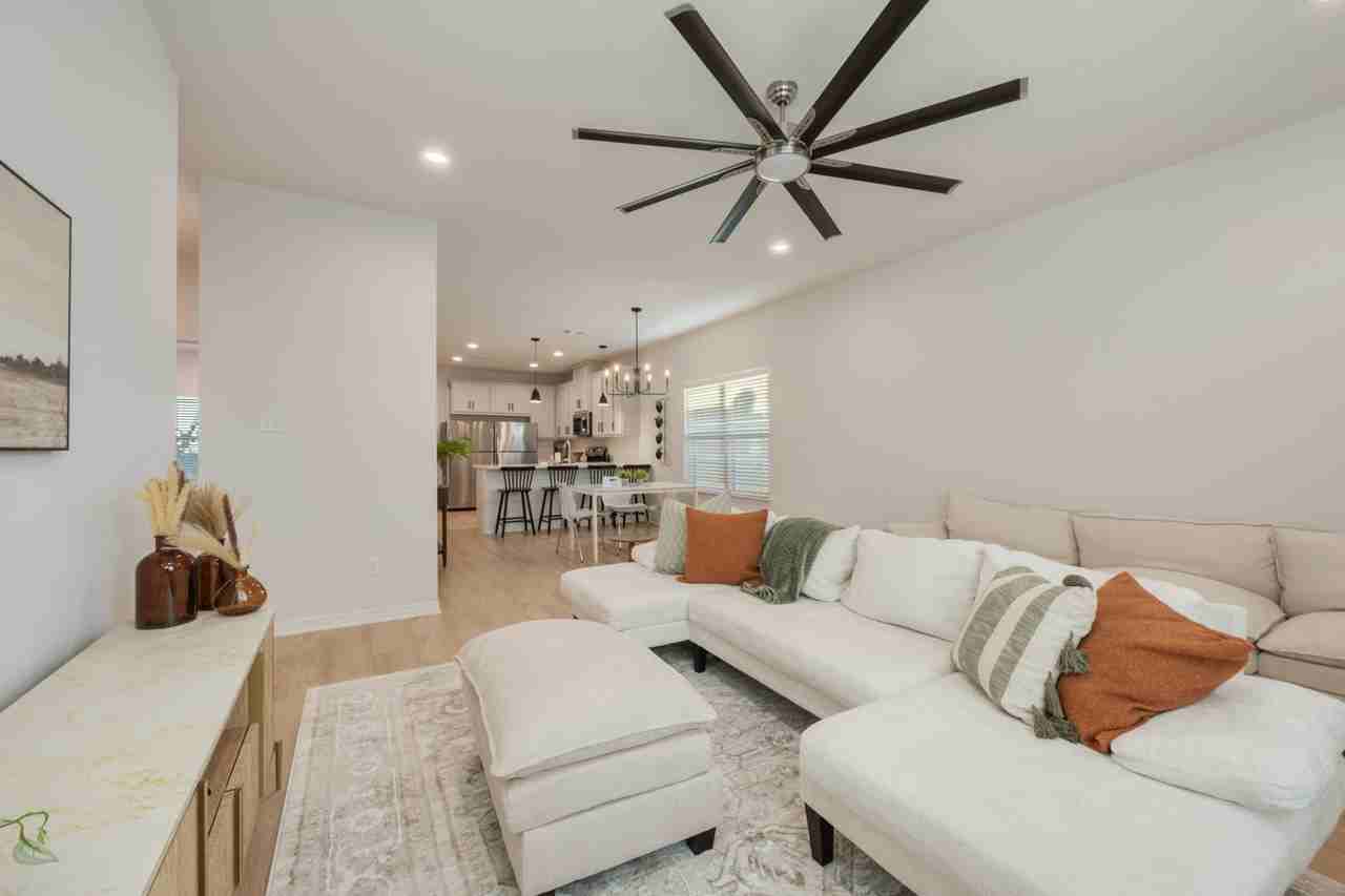 266 Richards St #1 - Photo 2 of 12