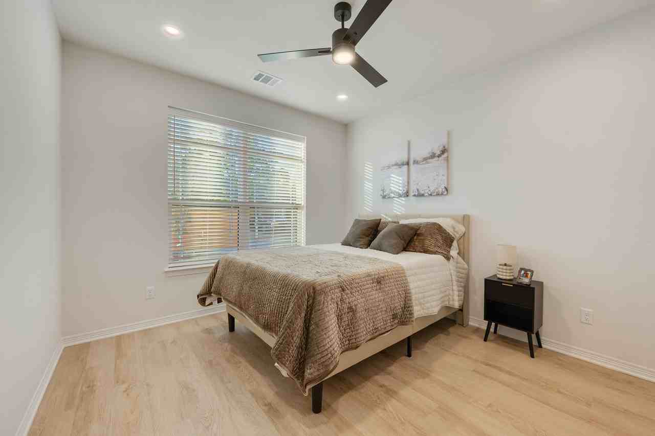 266 Richards St #1 - Photo 3 of 12