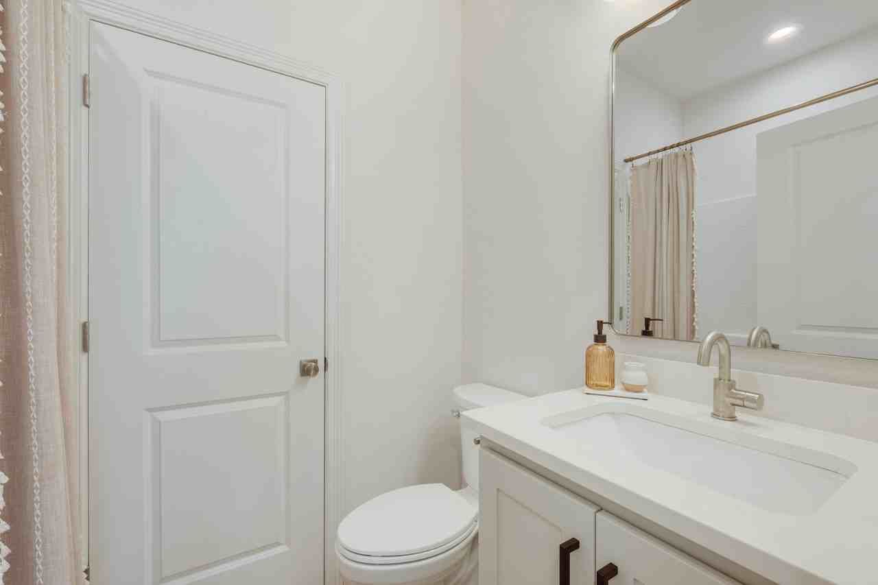 266 Richards St #1 - Photo 4 of 12