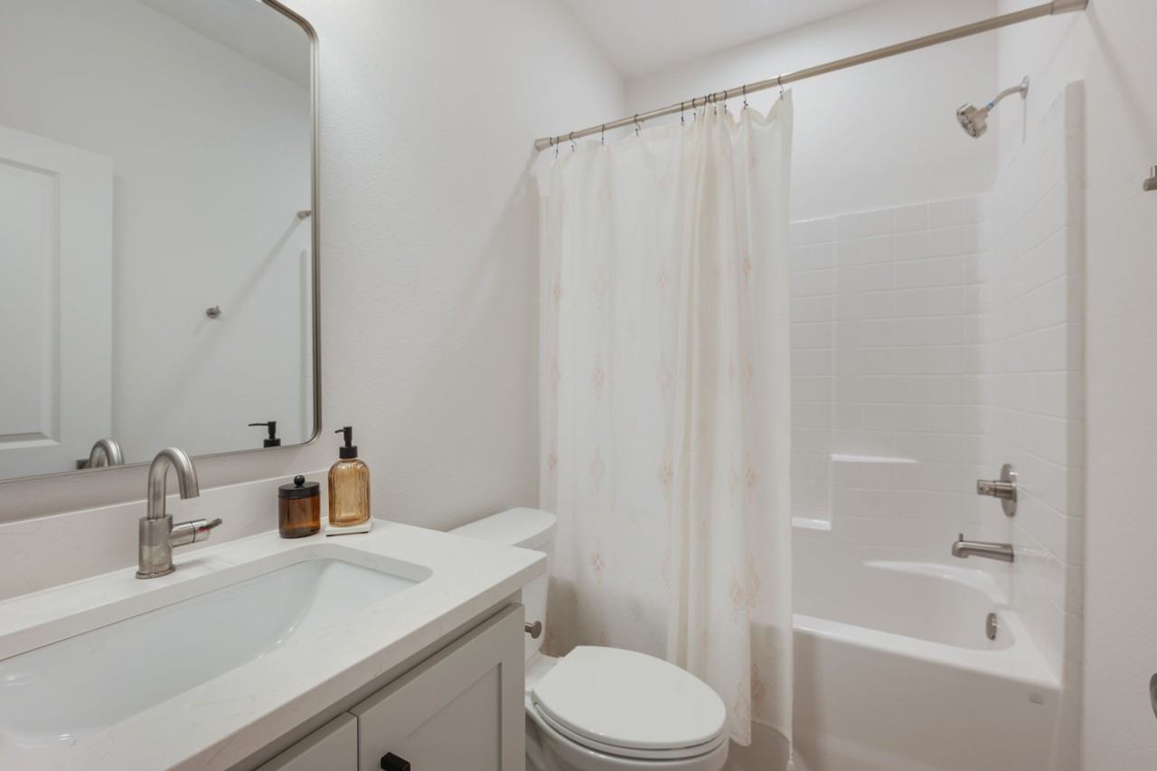 266 Richards St #1 - Photo 6 of 12