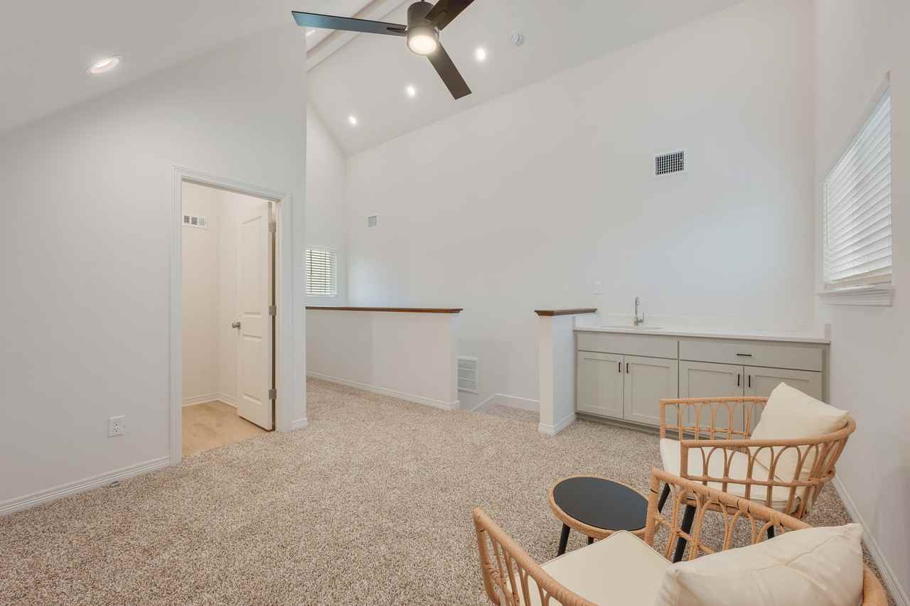 2105 Crest St #1 - Photo 5 of 13