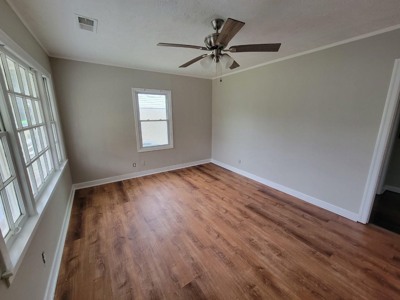66 Webber St - Photo 3 of 11