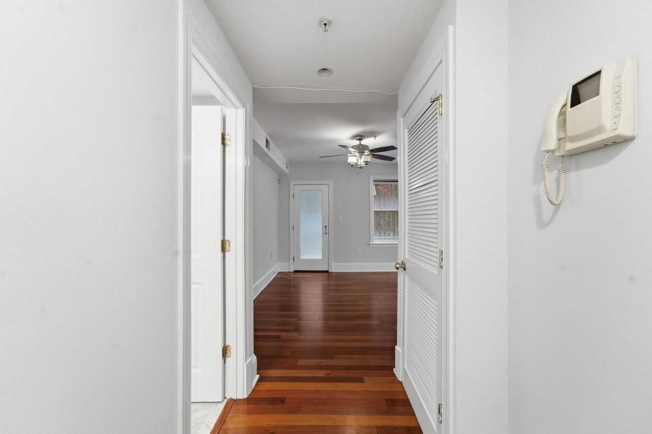 1465 Columbia Rd Nw - Photo 4 of 20