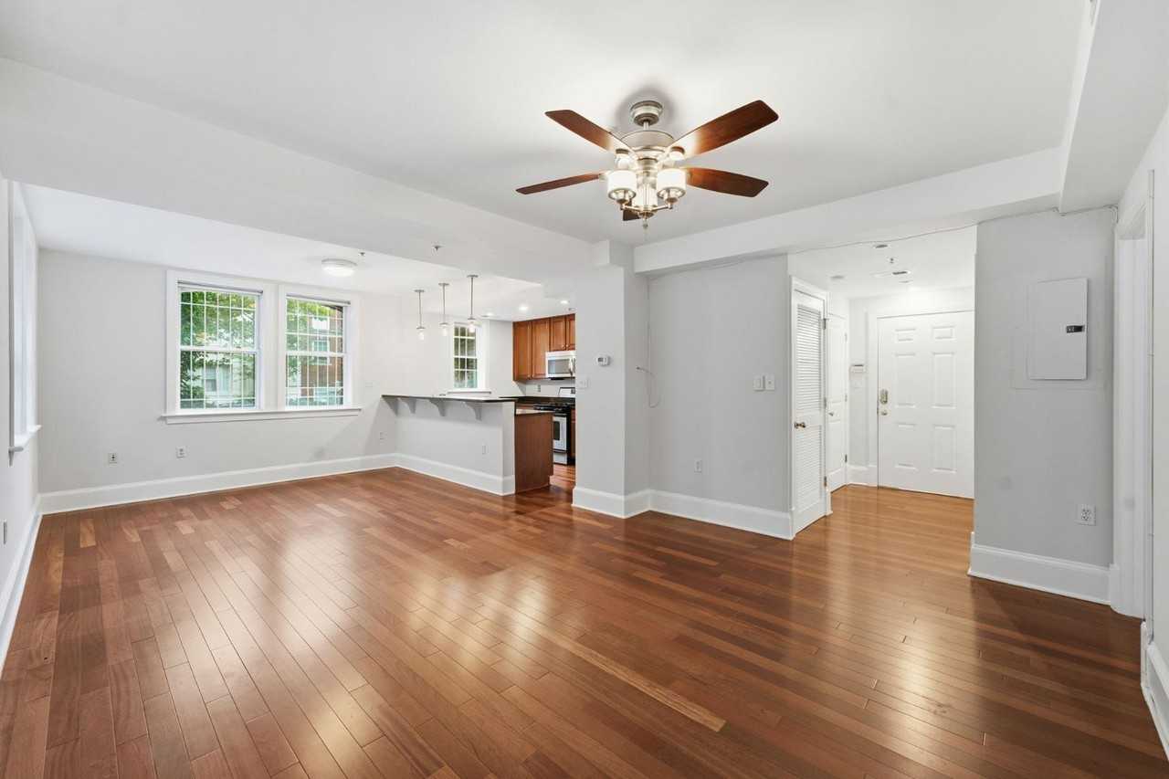 1465 Columbia Rd Nw - Photo 6 of 20