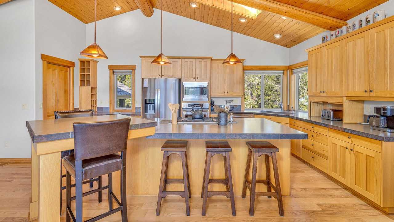 16727 Pony Express Way - Photo 7 of 20