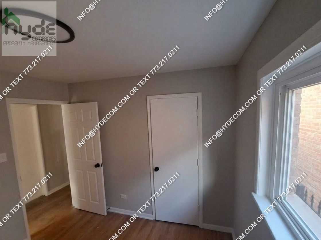 8922 S Lowe Ave #1 - Photo 6 of 11